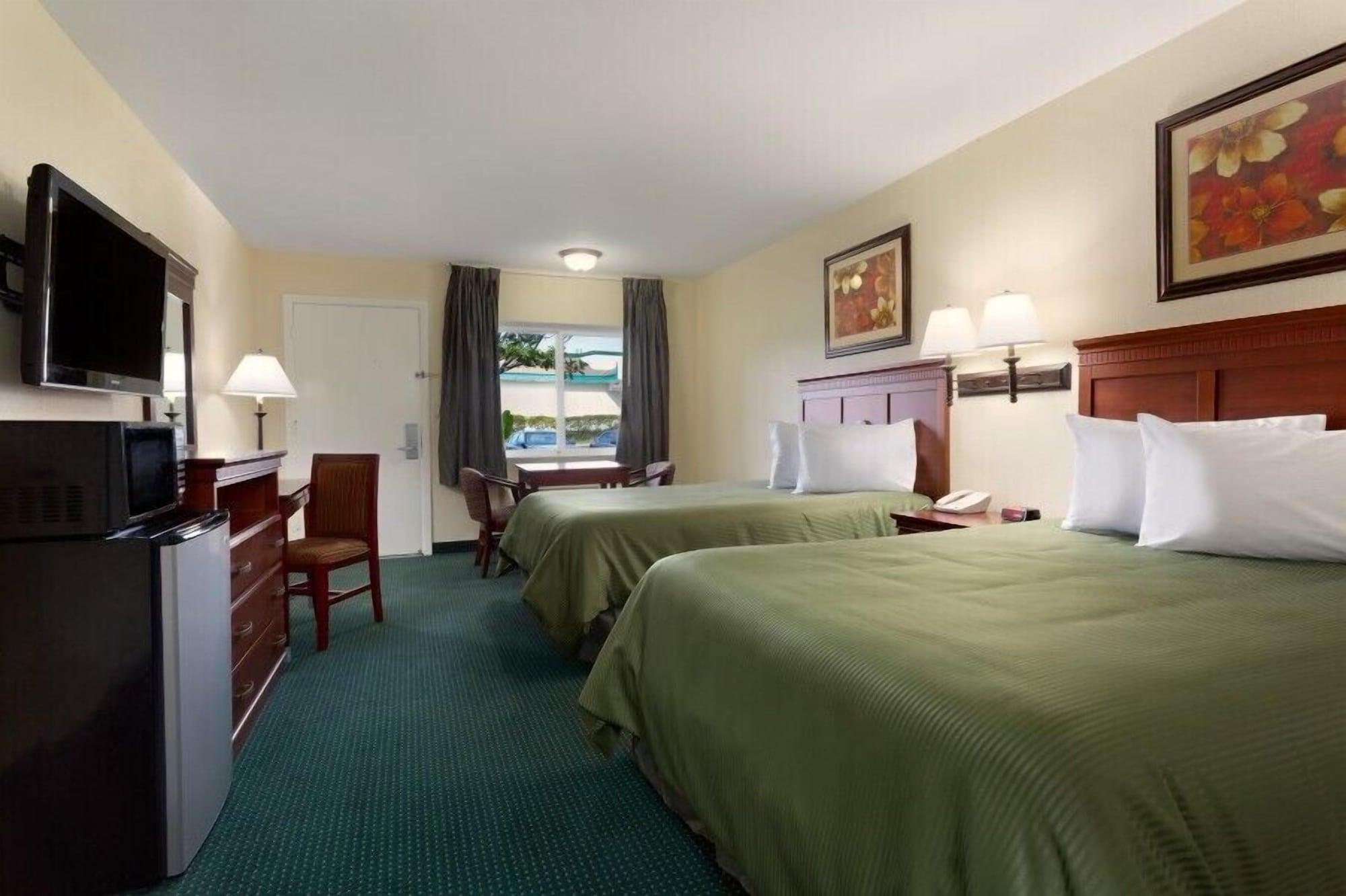 Travelodge By Wyndham Orange County Airport/ Коста Меса Екстериор снимка