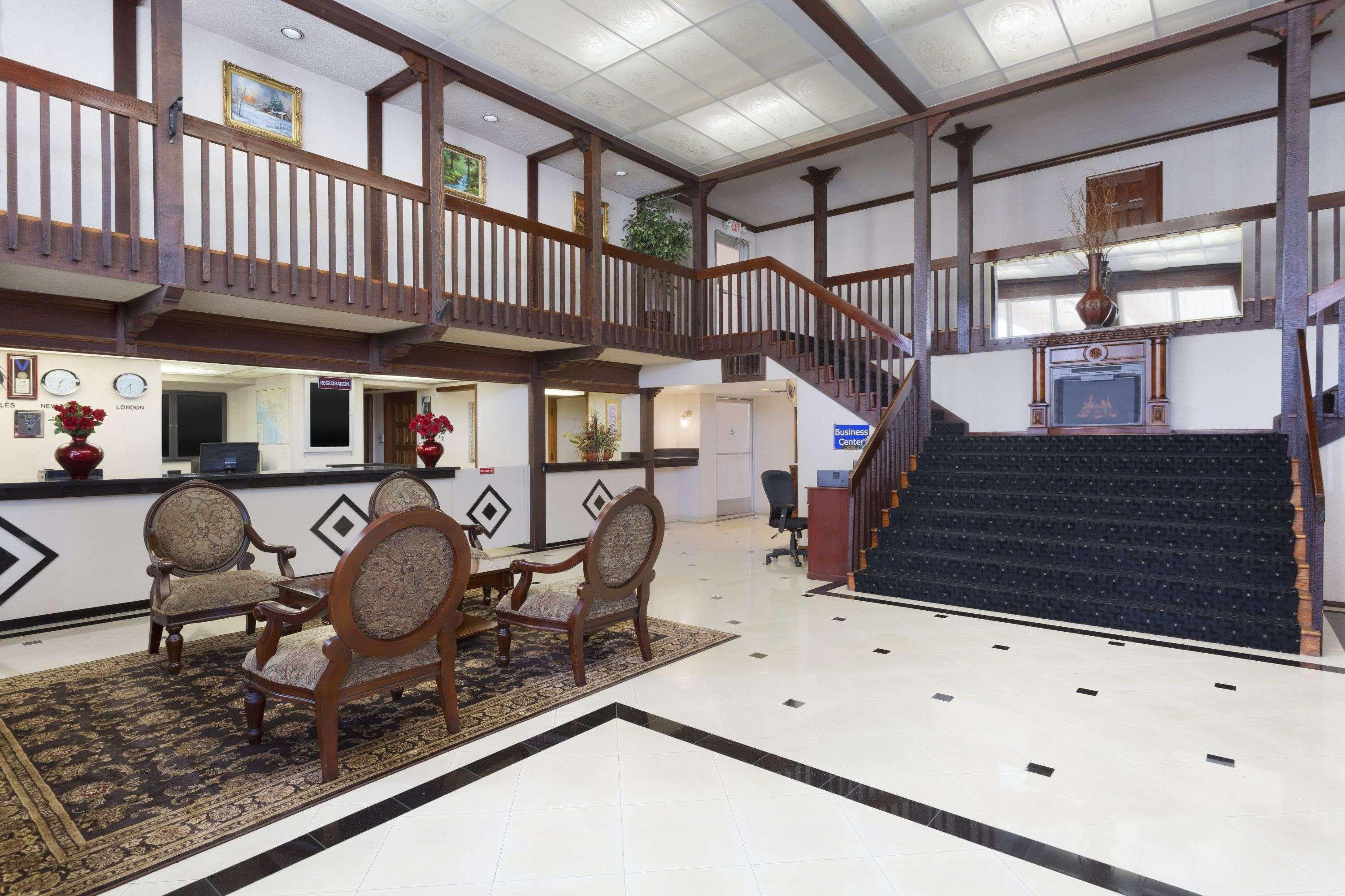 Travelodge By Wyndham Orange County Airport/ Коста Меса Екстериор снимка