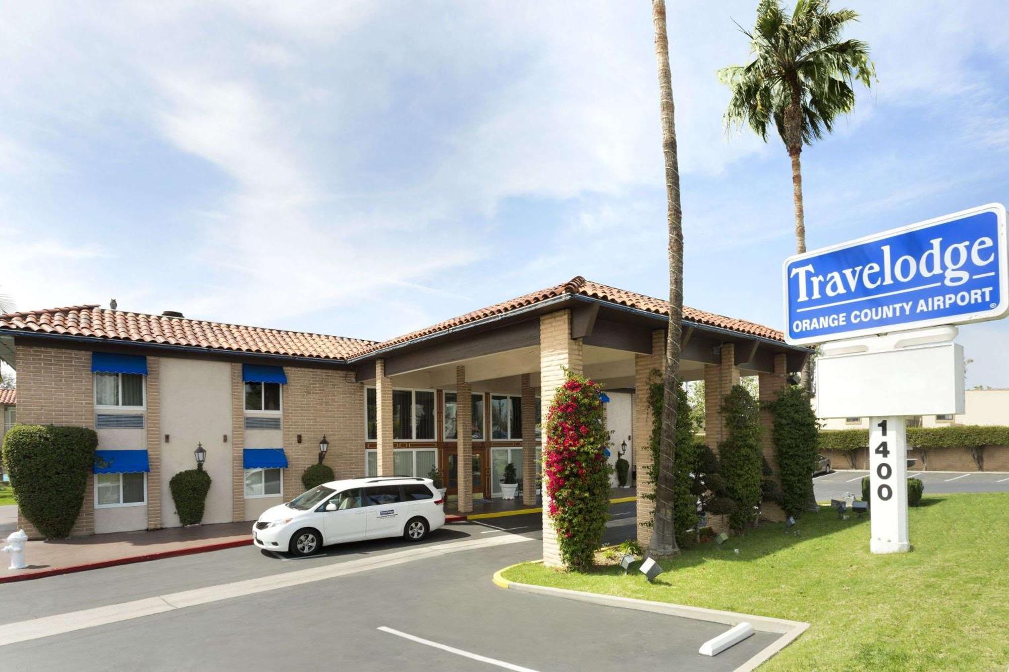 Travelodge By Wyndham Orange County Airport/ Коста Меса Екстериор снимка