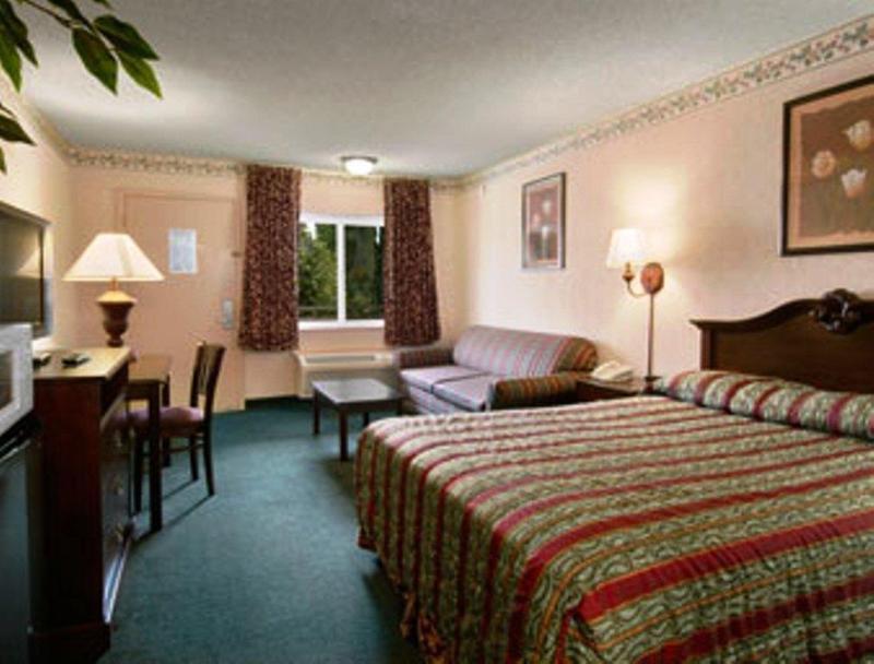 Travelodge By Wyndham Orange County Airport/ Коста Меса Екстериор снимка